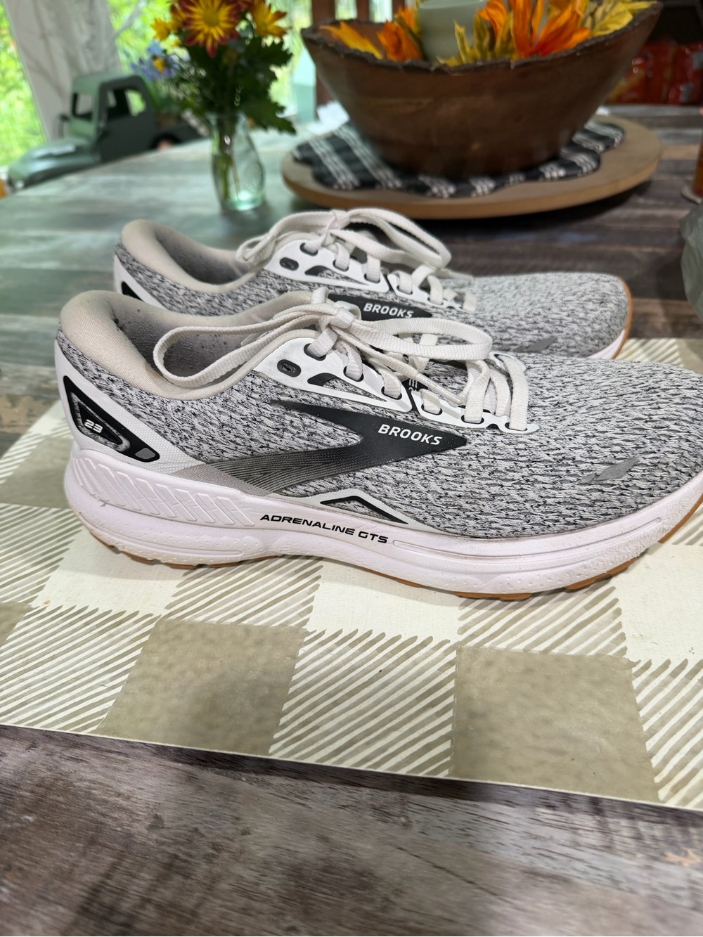 Brooks Adrenaline GTS Women's Running Shoes - Gray and White